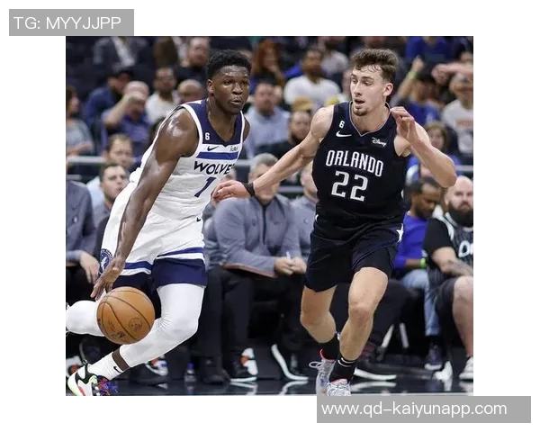 爱德华兹表现出色第三节独揽15分助球队轻松取胜19投9中斩获25分7篮板5助攻